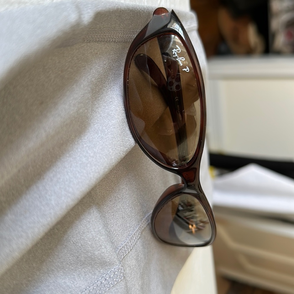 These vintage RayBans are great! They have some small scratches, good condition.